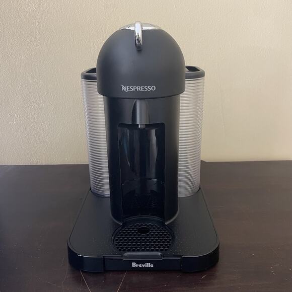 Breville Nespresso Vertuo BNV220, Black Chrome - Picture 5 of 8